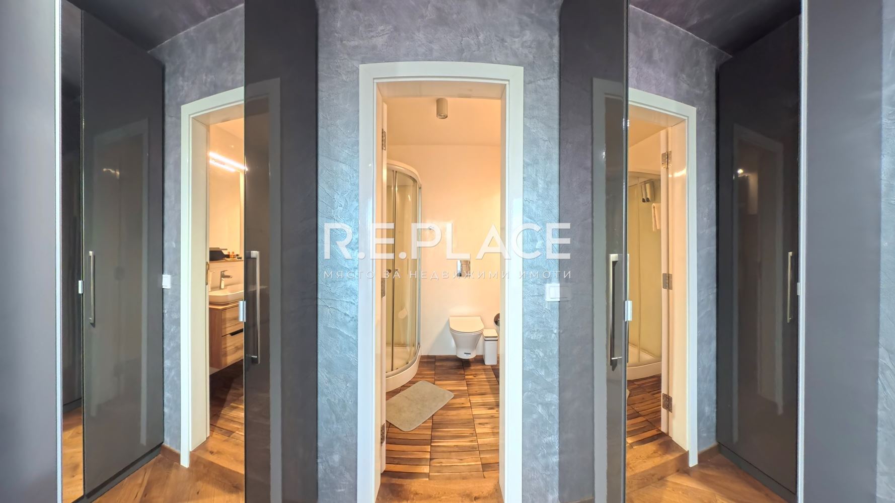 Продава тристаен апартамент в центъра на град Варна