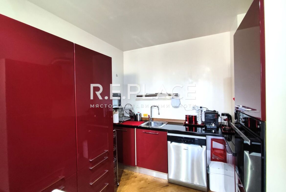 Продава тристаен апартамент в центъра на град Варна