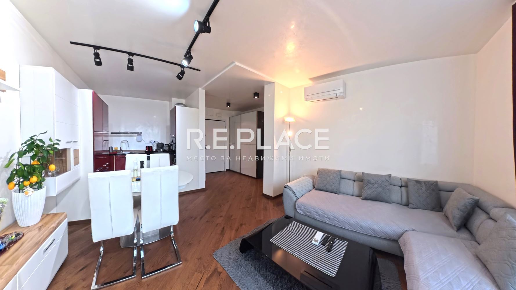 Продава тристаен апартамент в центъра на град Варна