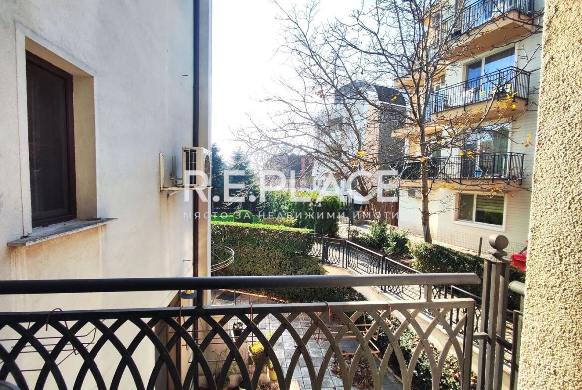 Двустаен апартамент в луксозен затворен комплекс в гр. Варна, кв. Бриз