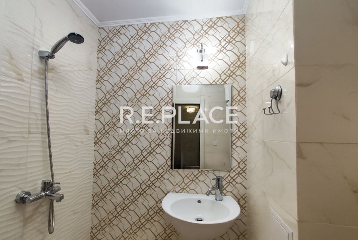 Продава тристаен апартамент в центъра на град Варна