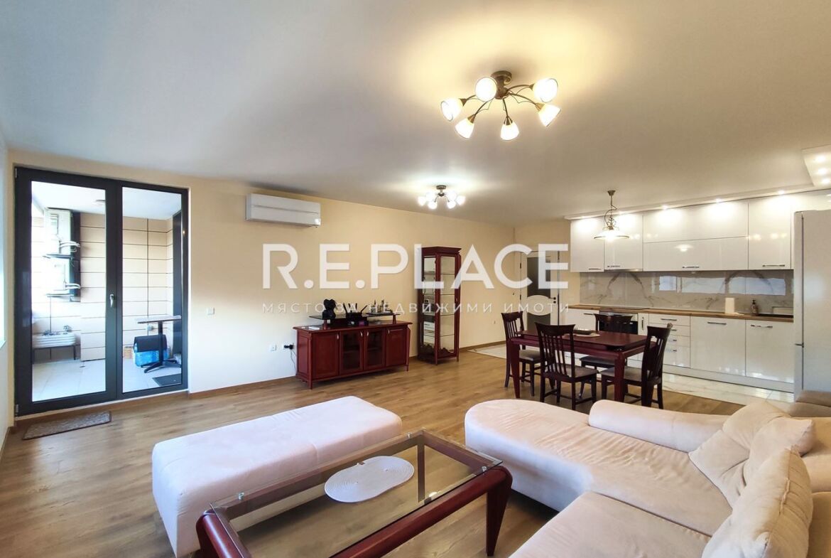 Продава тристаен апартамент в центъра на град Варна