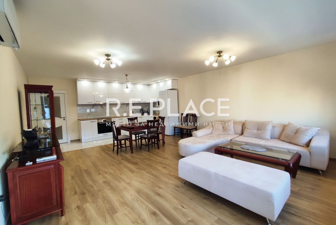 Продава тристаен апартамент в центъра на град Варна