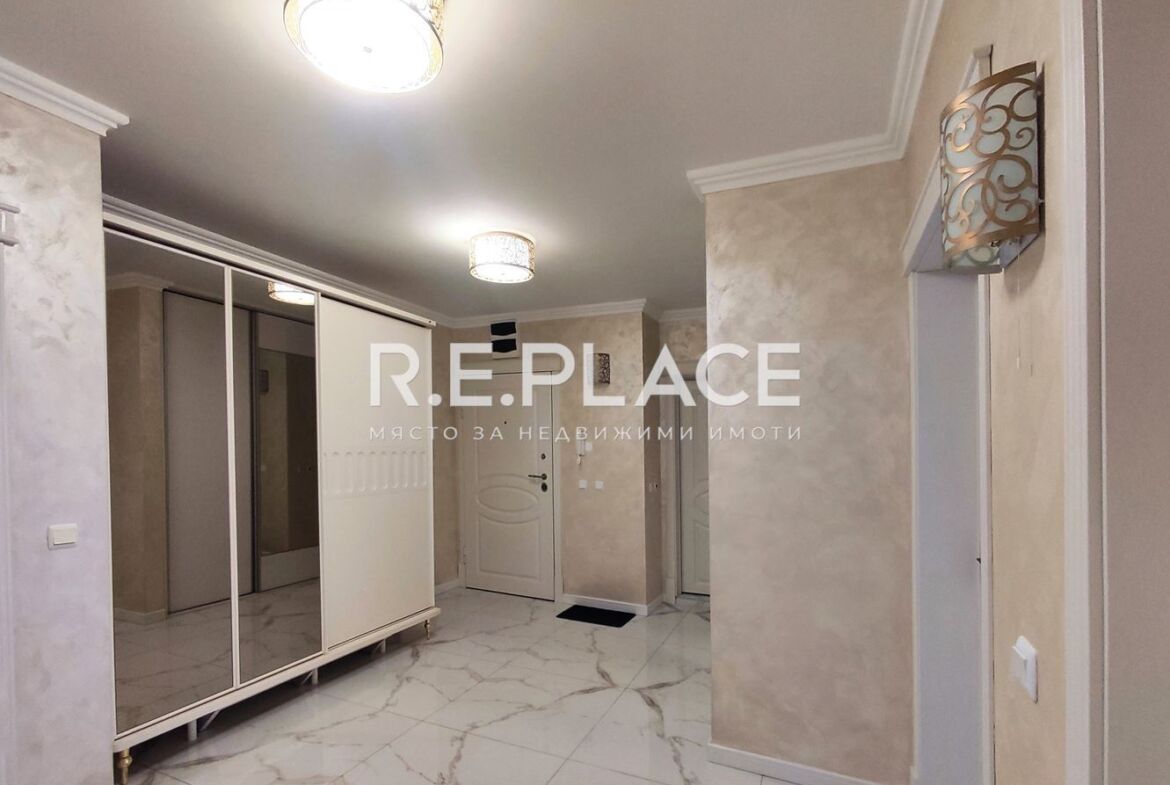 Продава тристаен апартамент в центъра на град Варна