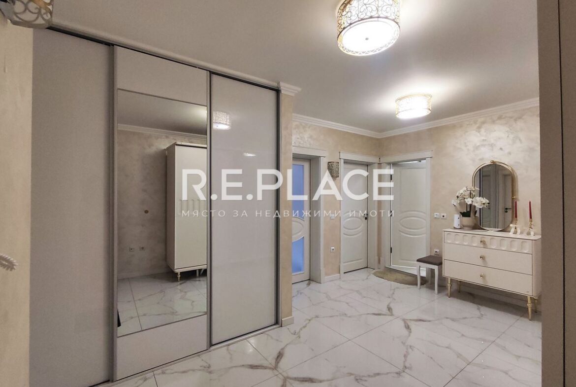 Продава тристаен апартамент в центъра на град Варна