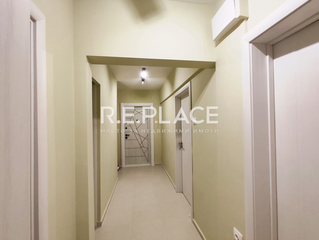 Продава четиристаен апартамент в гр. Варна, кв. Чайка