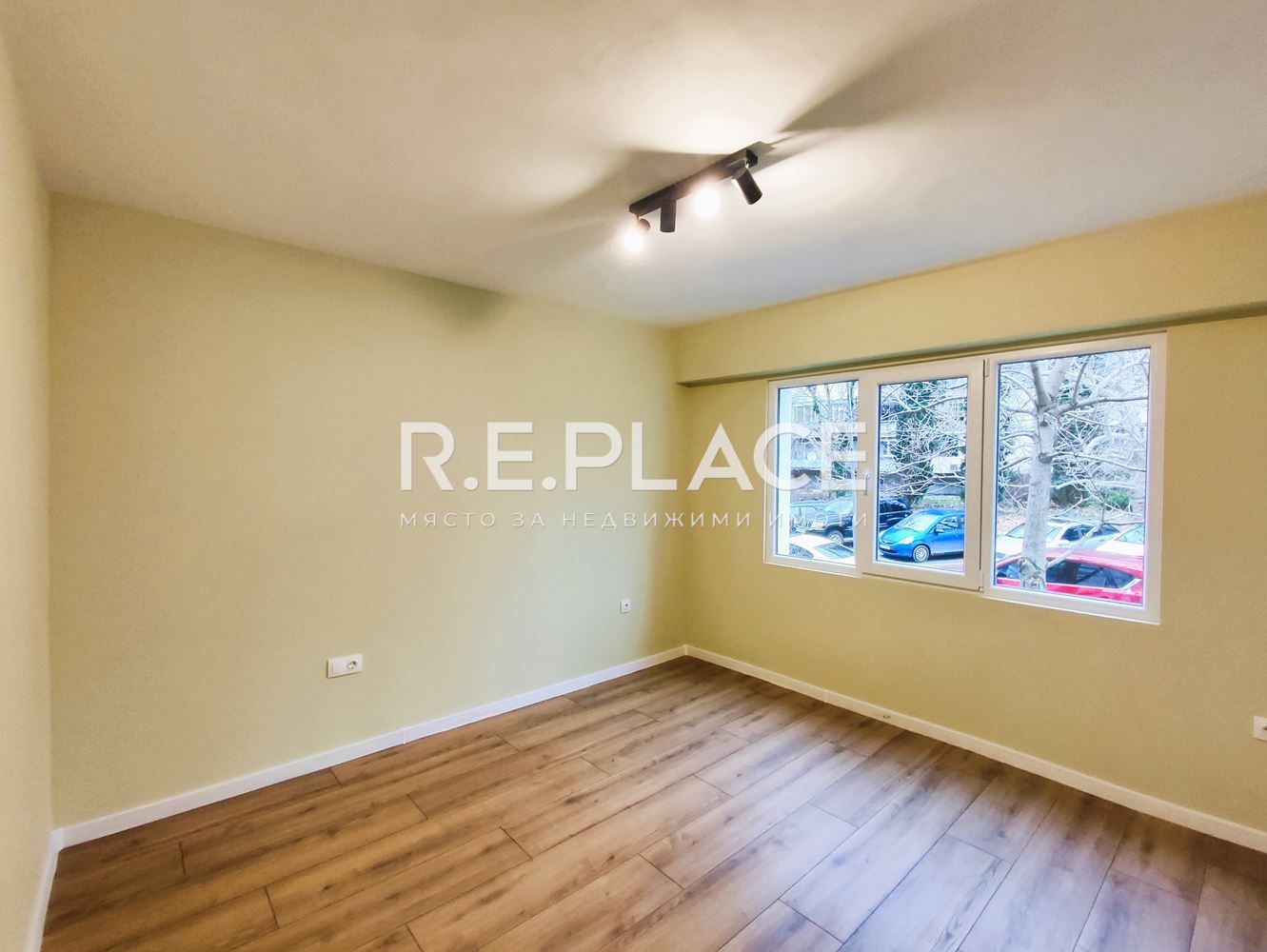 Продава четиристаен апартамент в гр. Варна, кв. Чайка