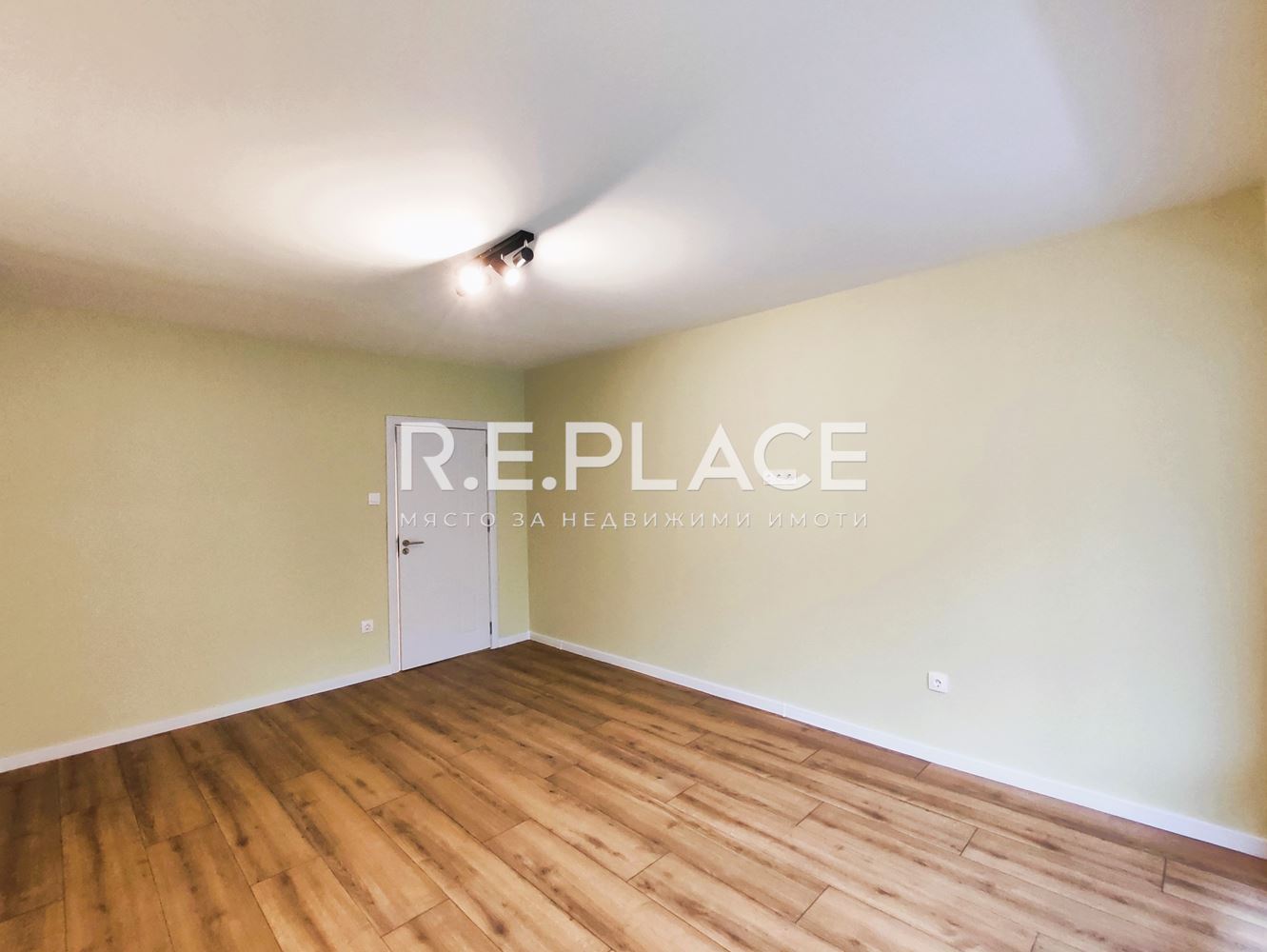 Продава четиристаен апартамент в гр. Варна, кв. Чайка