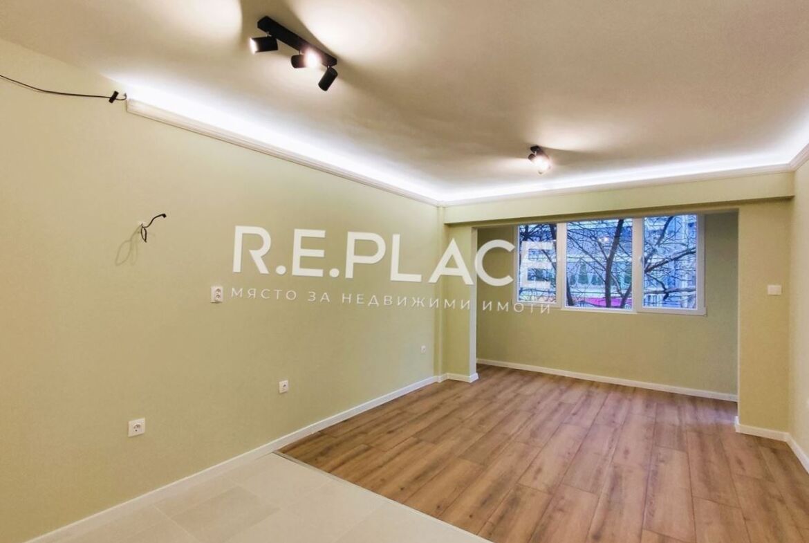 Продава четиристаен апартамент в гр. Варна, кв. Чайка