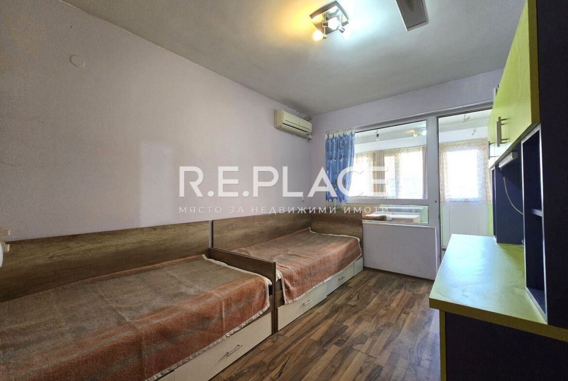 Продава двустаен апартамент със статут АТЕЛИЕ гр. Варна, кв. Бриз