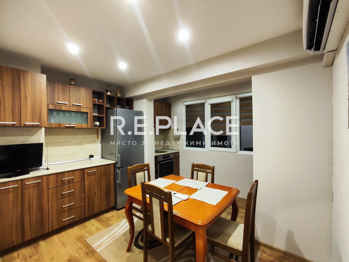 Продава апартамент с три стаи гр. Варна, жк. Владислав Варненчик