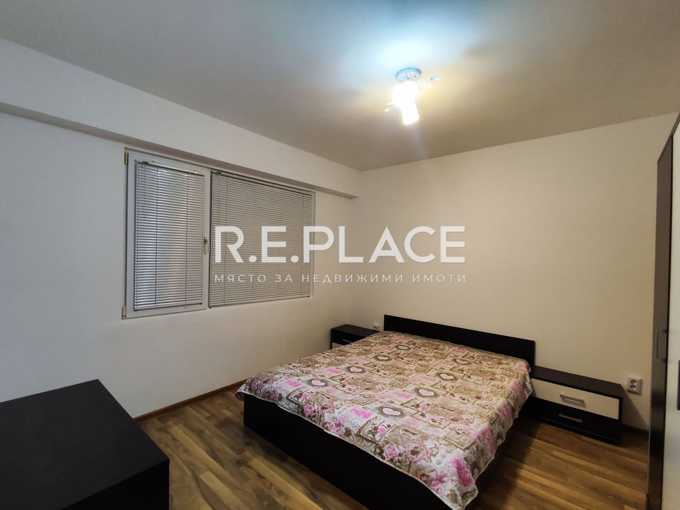 Продава апартамент с три стаи гр. Варна, жк. Владислав Варненчик