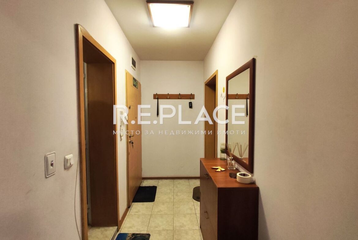 Продава двустаен апартамент в кв. Левски, гр. Варна