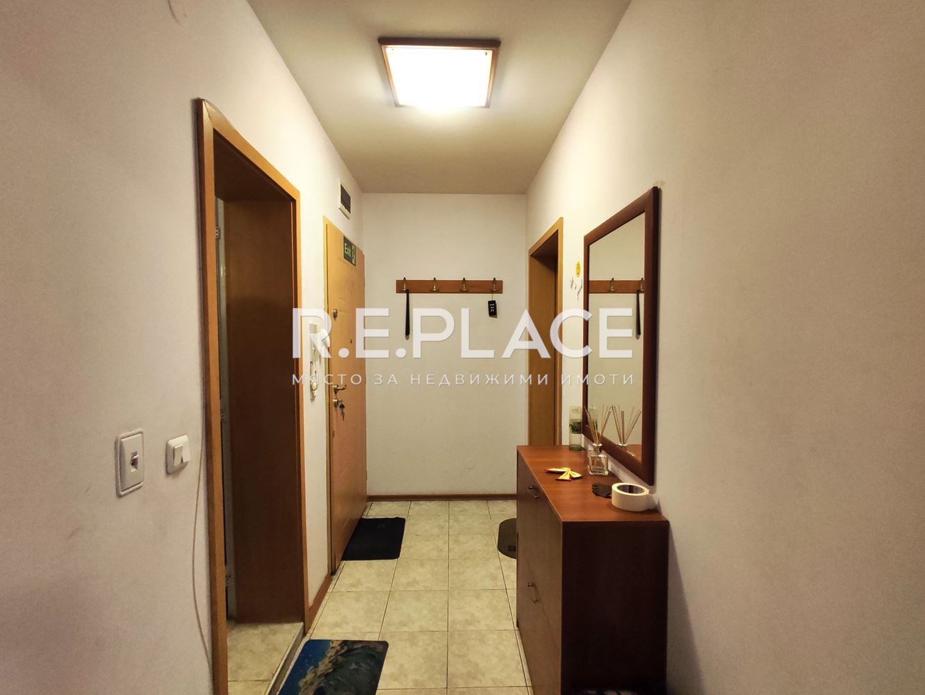 Продава двустаен апартамент в кв. Левски, гр. Варна