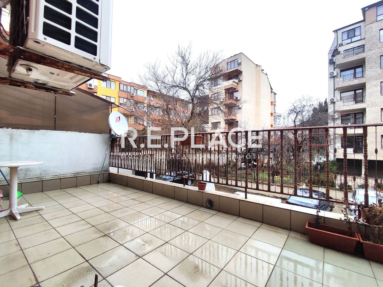 Продава двустаен апартамент в кв. Левски, гр. Варна