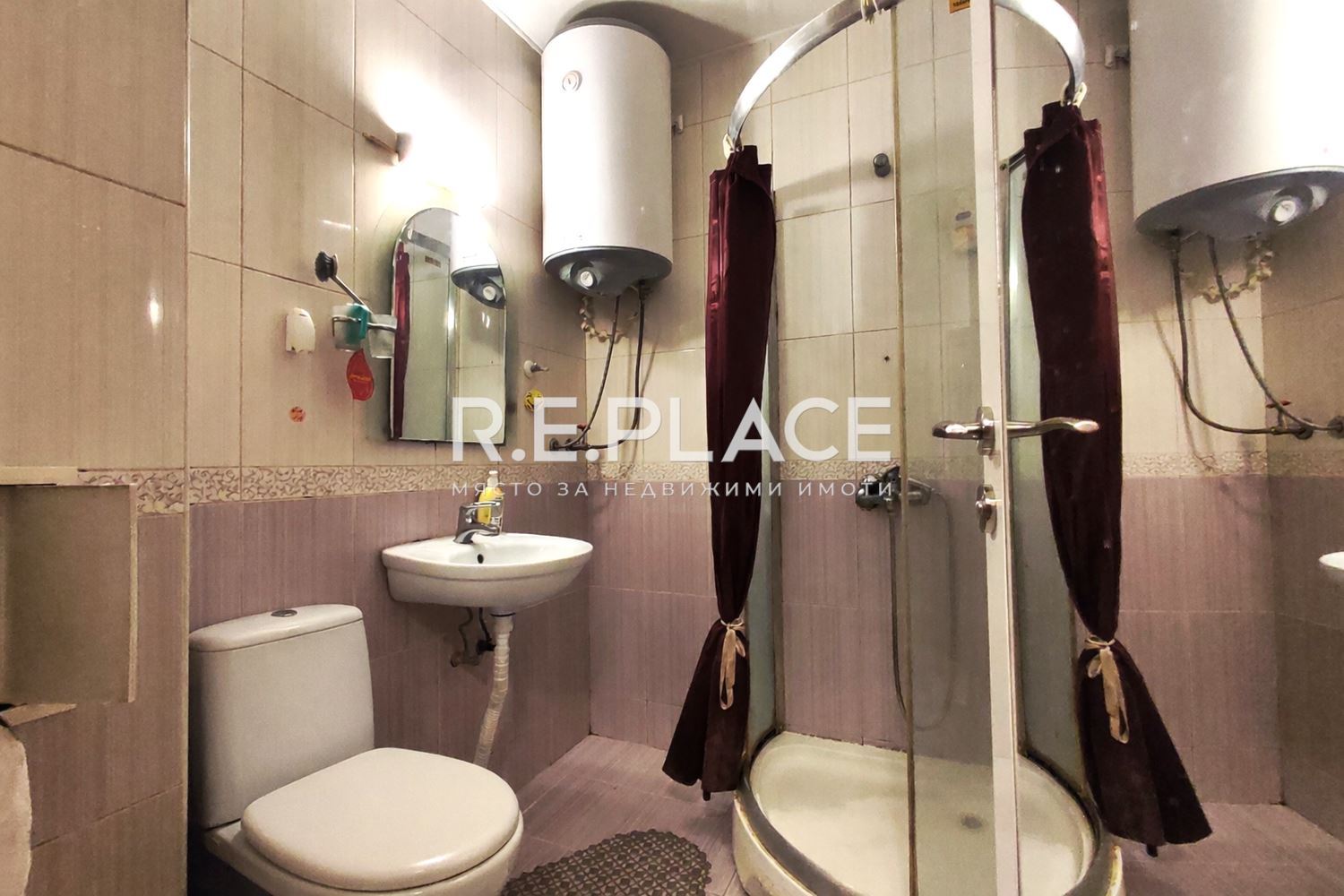 Продава двустаен апартамент в кв. Левски, гр. Варна