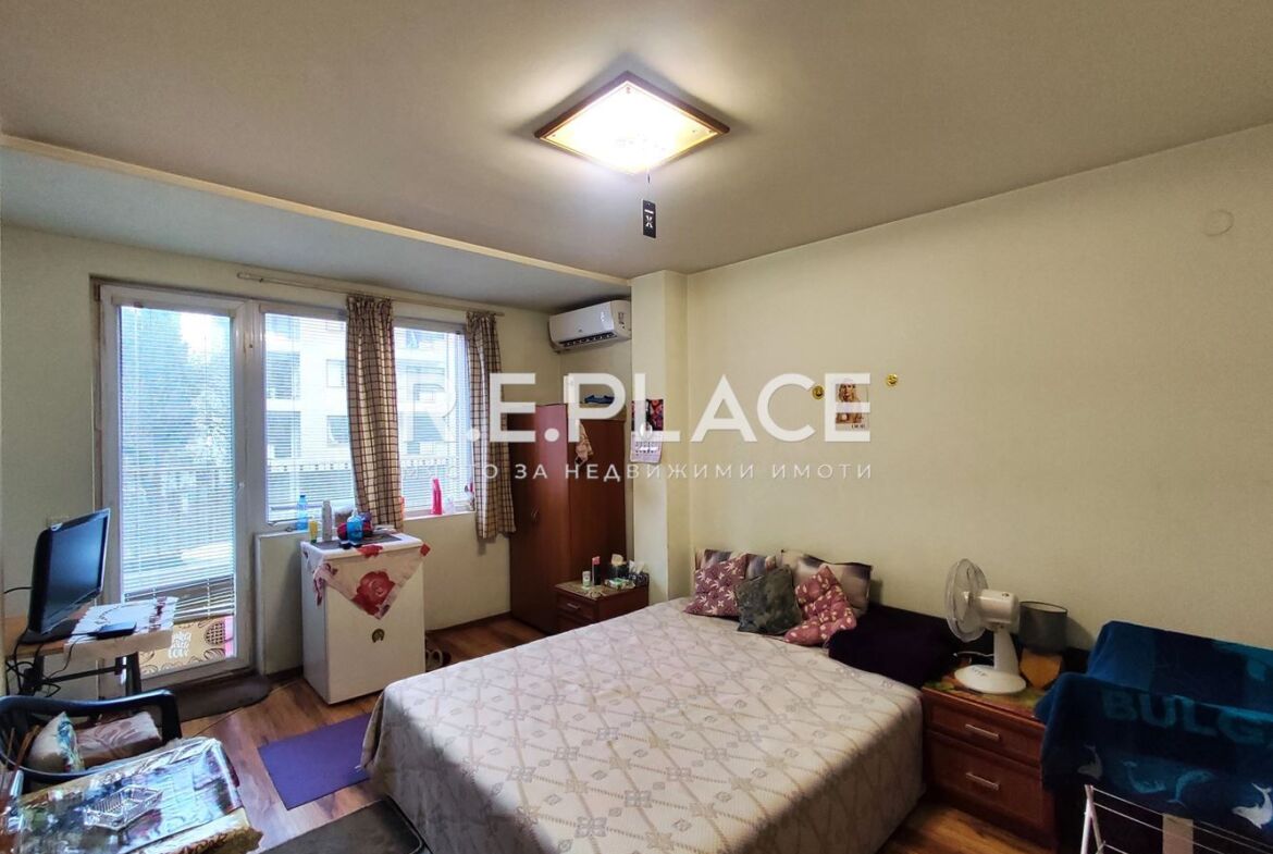 Продава двустаен апартамент в кв. Левски, гр. Варна