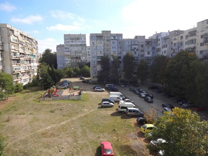 Двустаен апартамент под наем в кв. Младост, гр. Варна