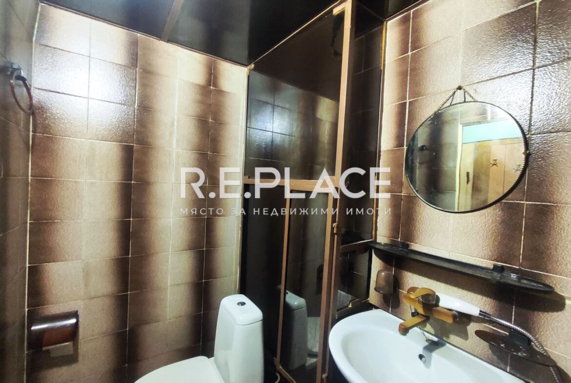 Продава апартамент с три стаи гр. Варна, кв. Младост