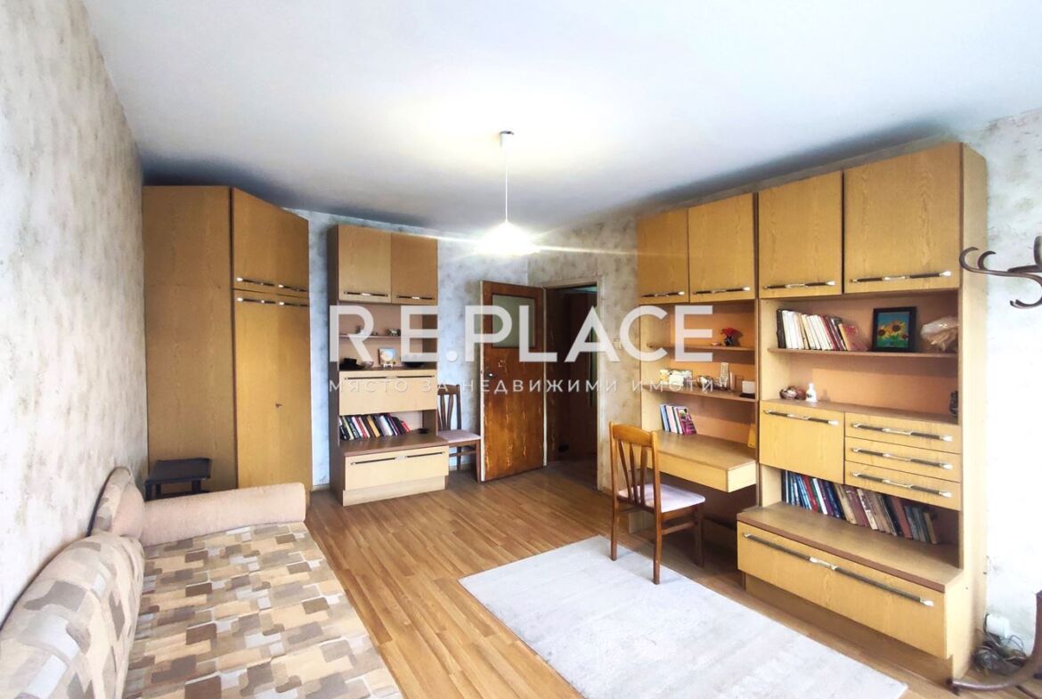 Продава апартамент с три стаи гр. Варна, кв. Младост