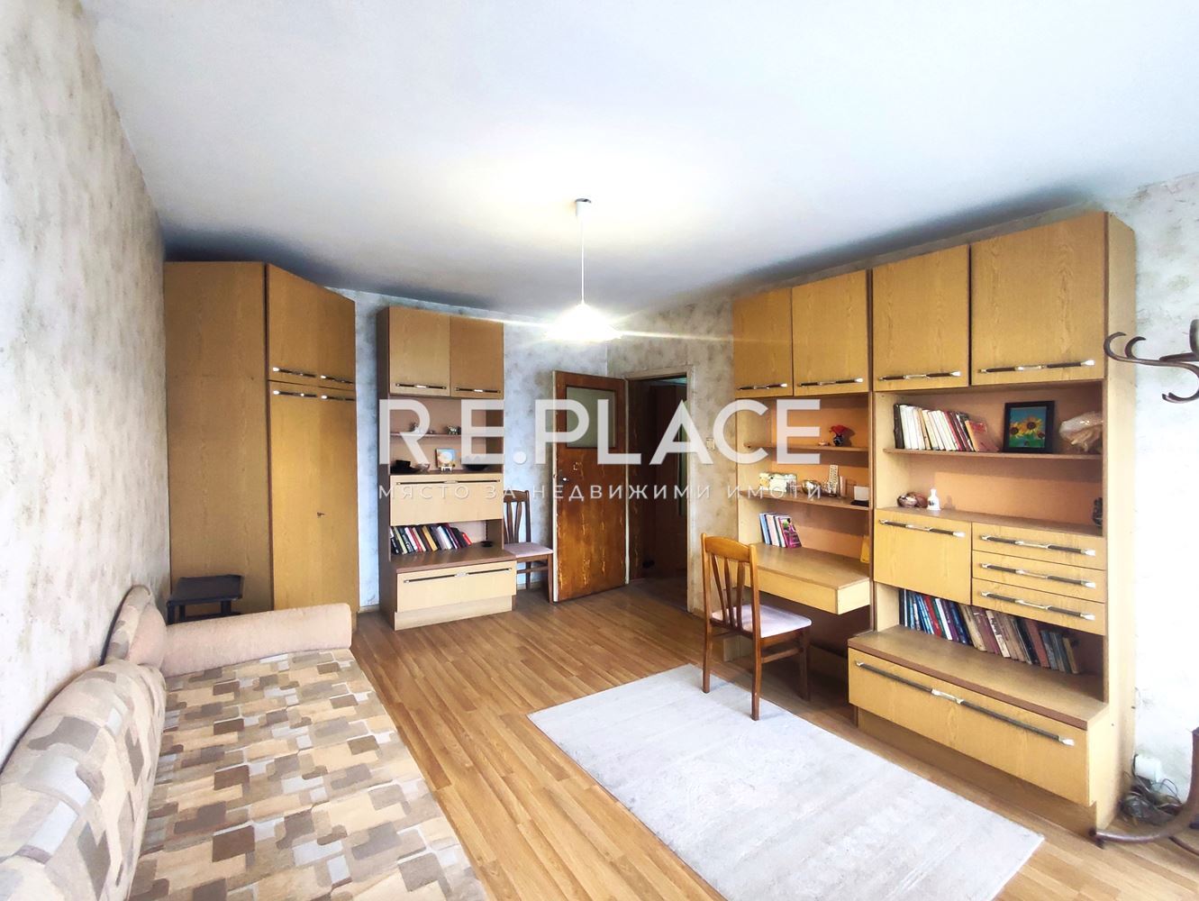 Продава апартамент с три стаи гр. Варна, кв. Младост