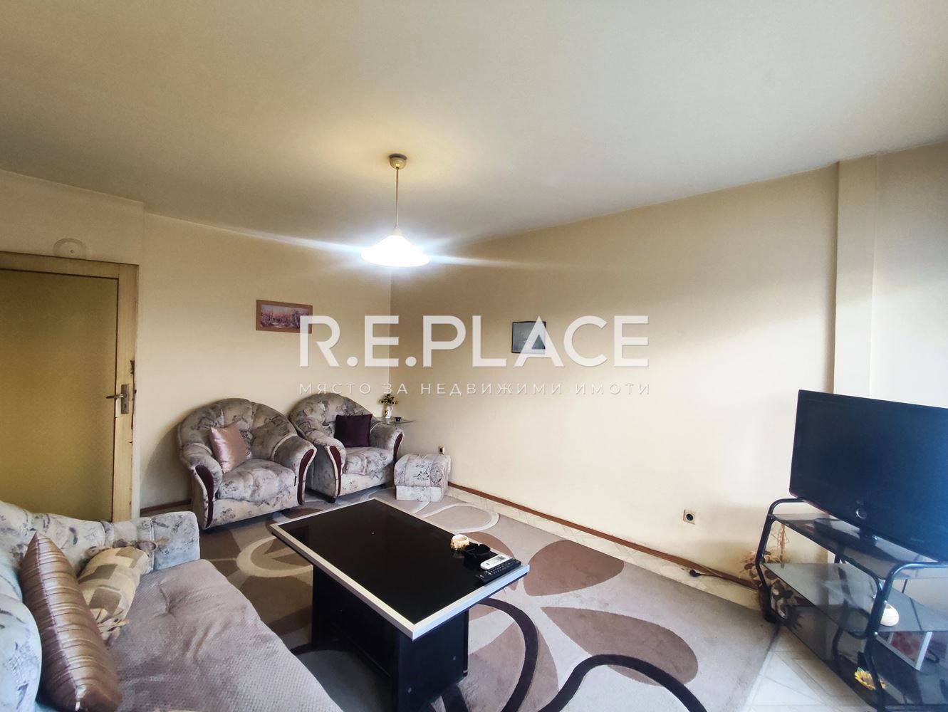 Продава апартамент с три стаи гр. Варна, кв. Младост