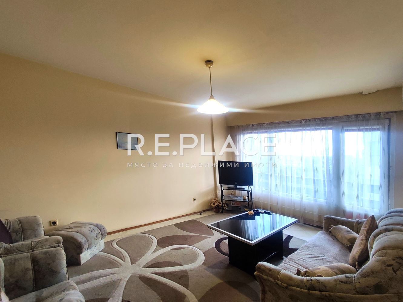 Продава апартамент с три стаи гр. Варна, кв. Младост