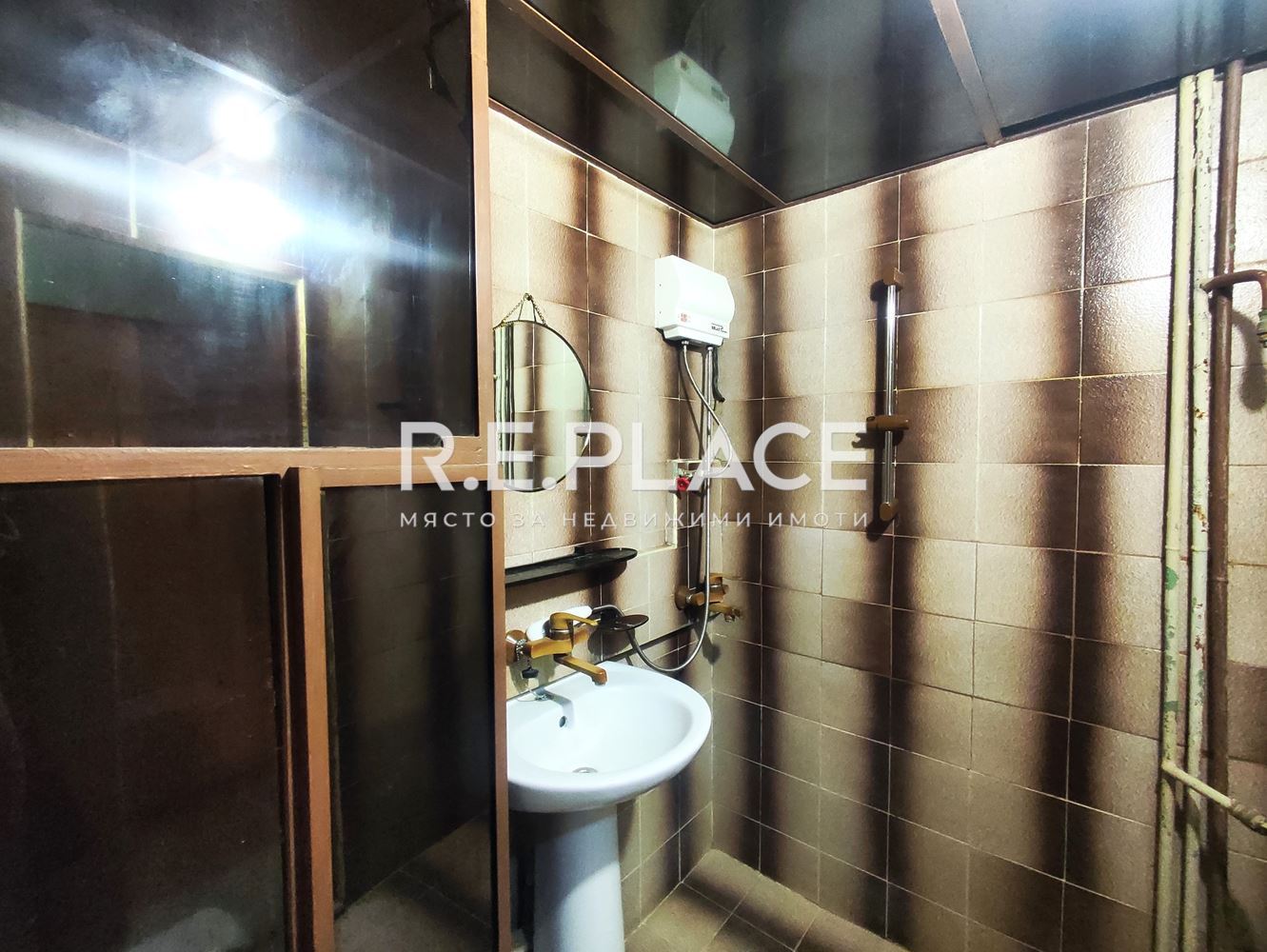 Продава апартамент с три стаи гр. Варна, кв. Младост