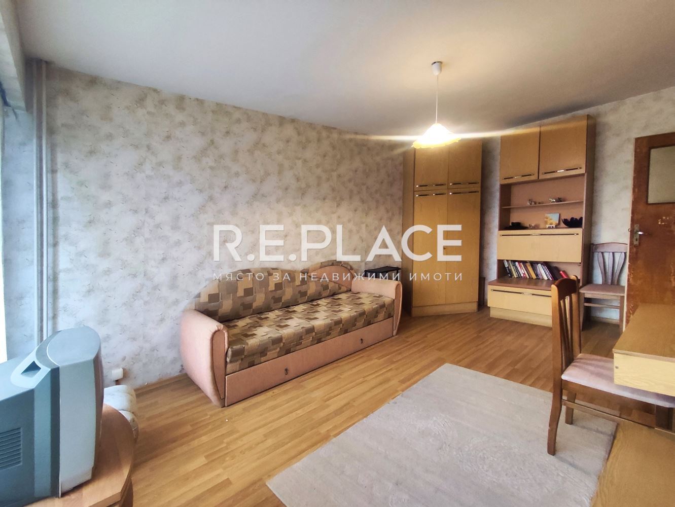 Продава апартамент с три стаи гр. Варна, кв. Младост