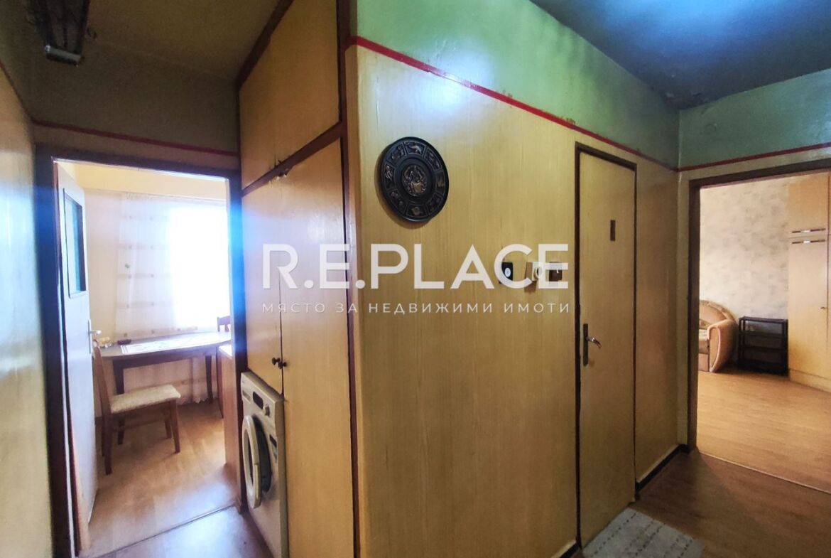 Продава апартамент с три стаи гр. Варна, кв. Младост