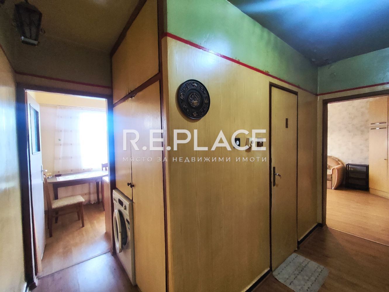 Продава апартамент с три стаи гр. Варна, кв. Младост