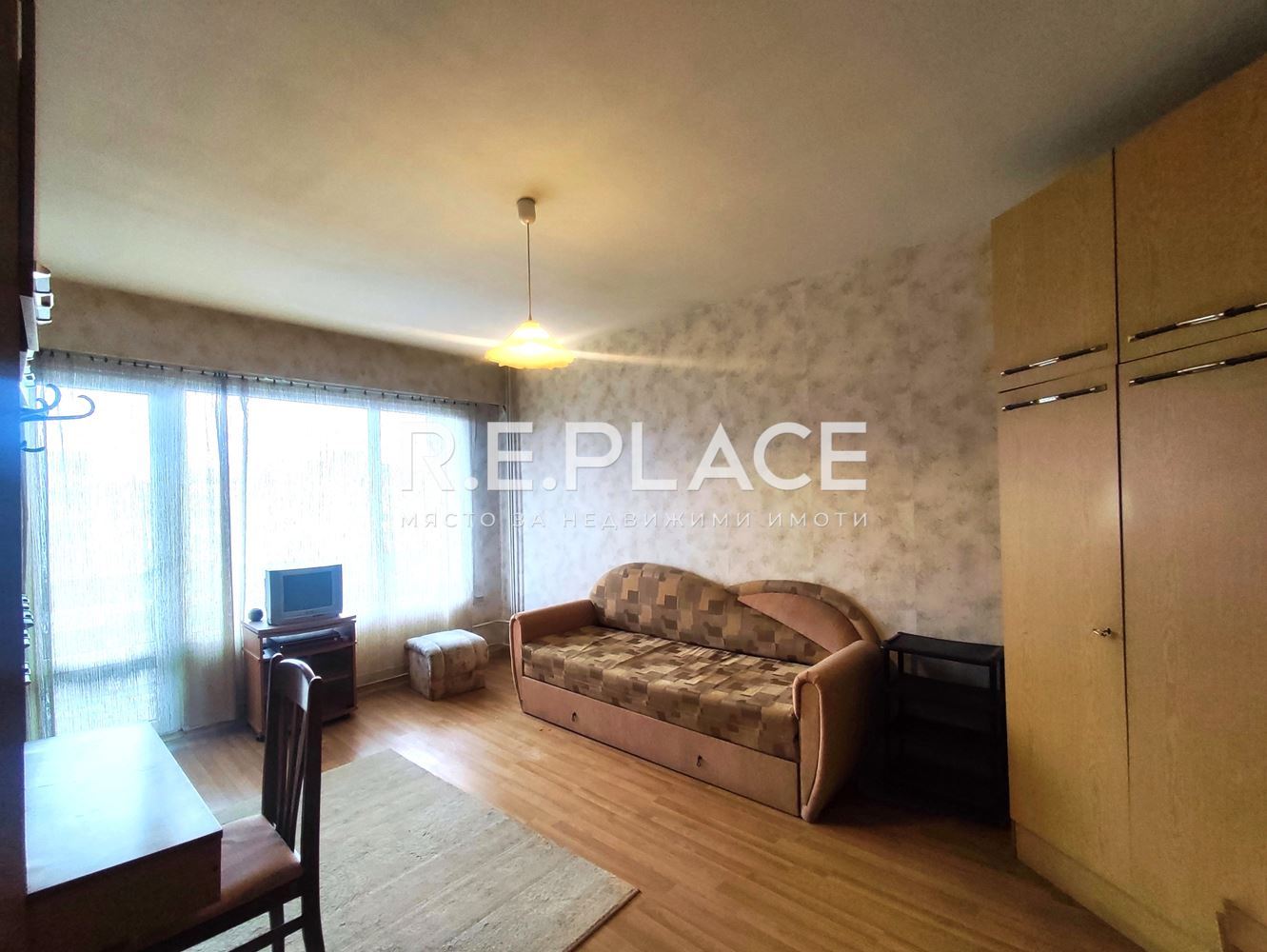 Продава апартамент с три стаи гр. Варна, кв. Младост