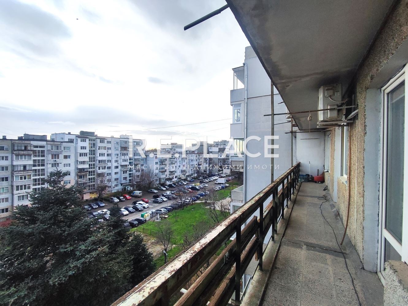 Продава апартамент с три стаи гр. Варна, кв. Младост