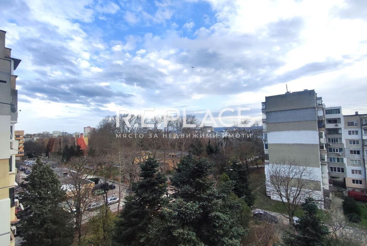 Продава апартамент с три стаи гр. Варна, кв. Младост