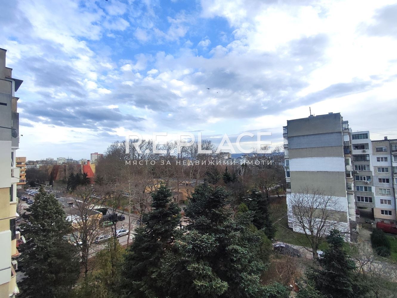 Продава апартамент с три стаи гр. Варна, кв. Младост