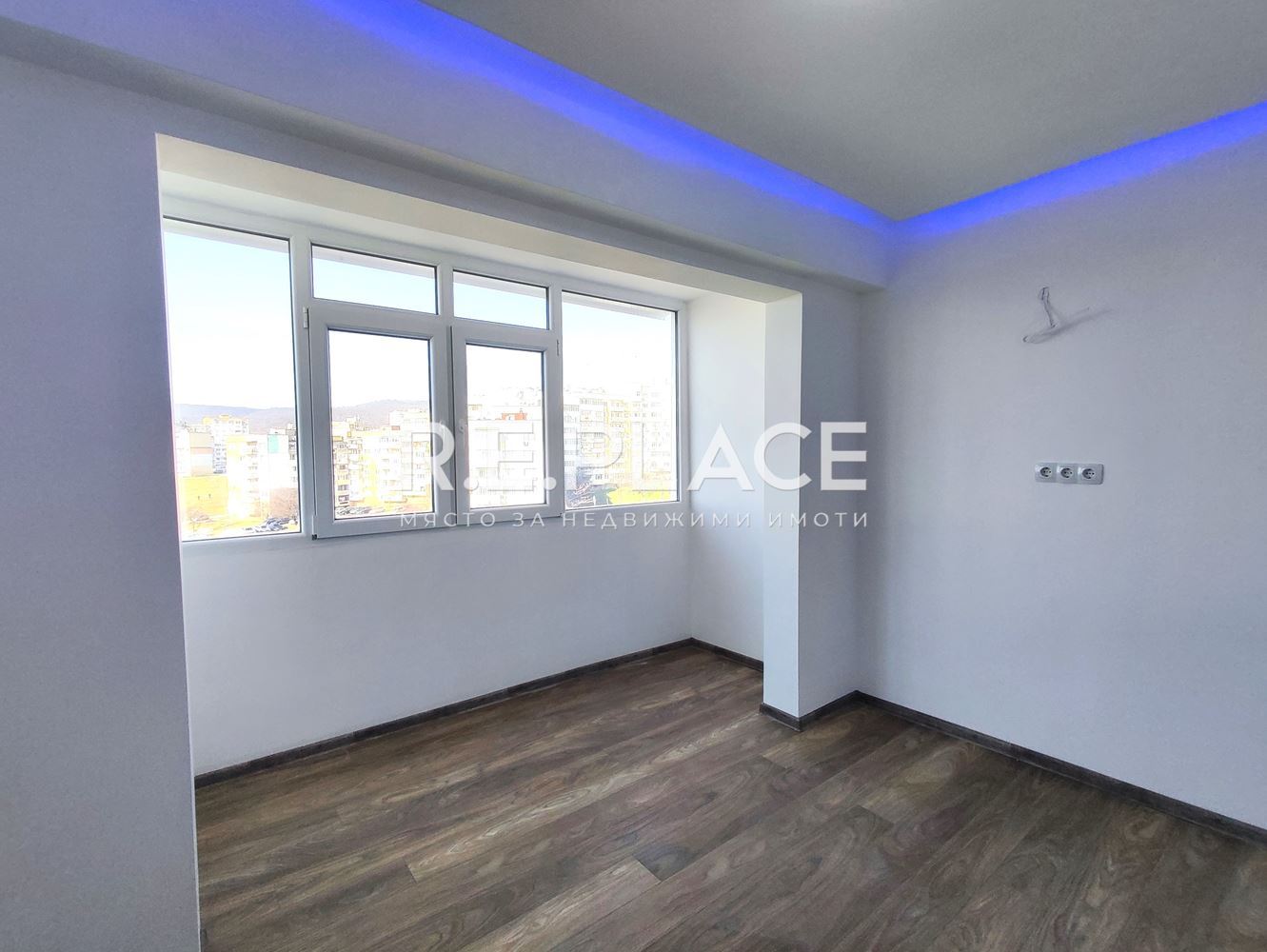 Продава апартамент с три стаи ж.к. Владиславово, гр. Варна