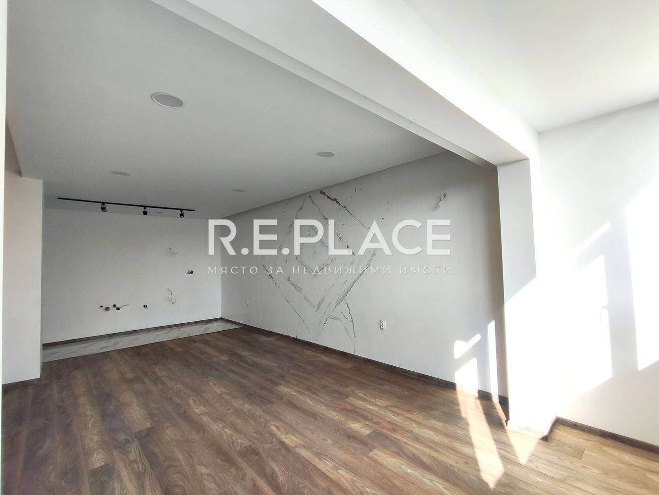 Продава апартамент с три стаи ж.к. Владиславово, гр. Варна