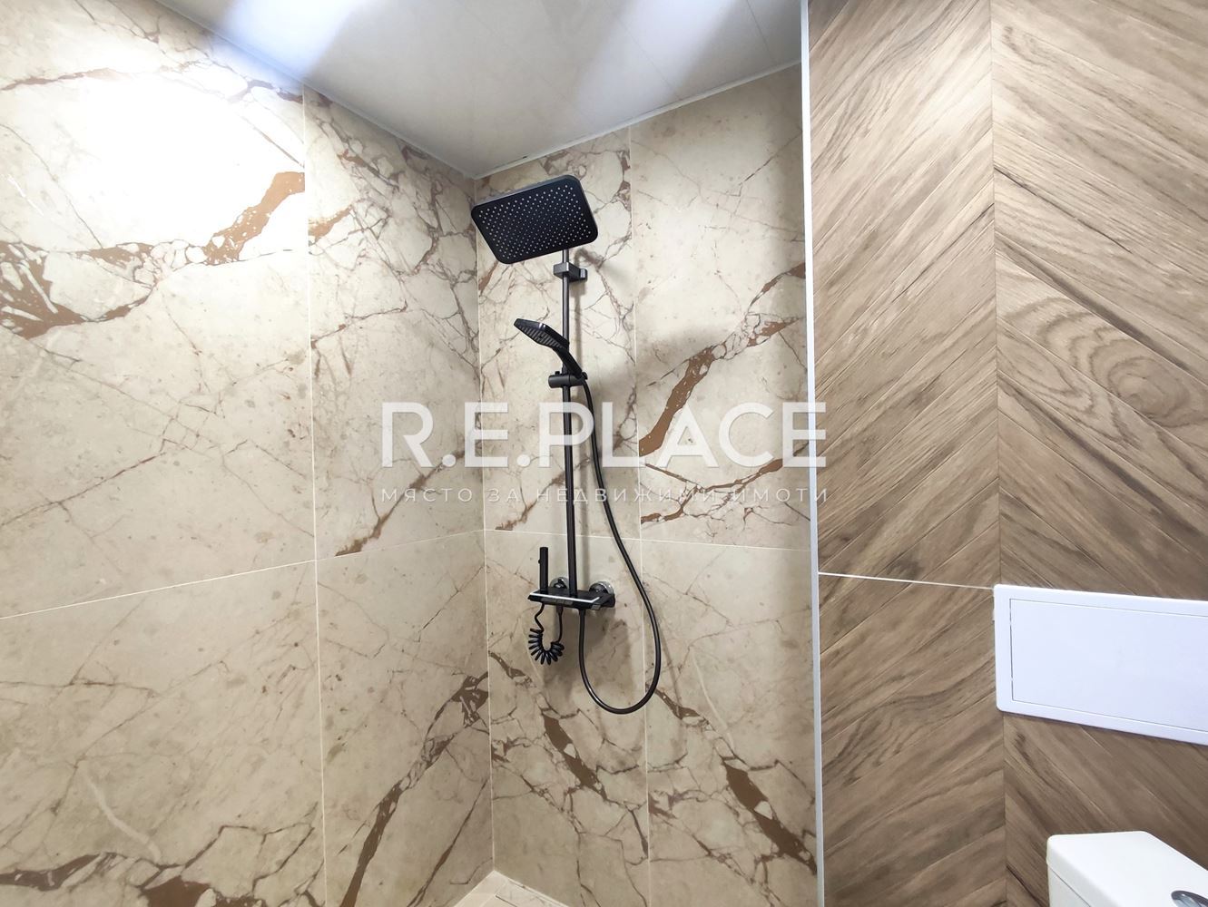 Продава апартамент с три стаи ж.к. Владиславово, гр. Варна