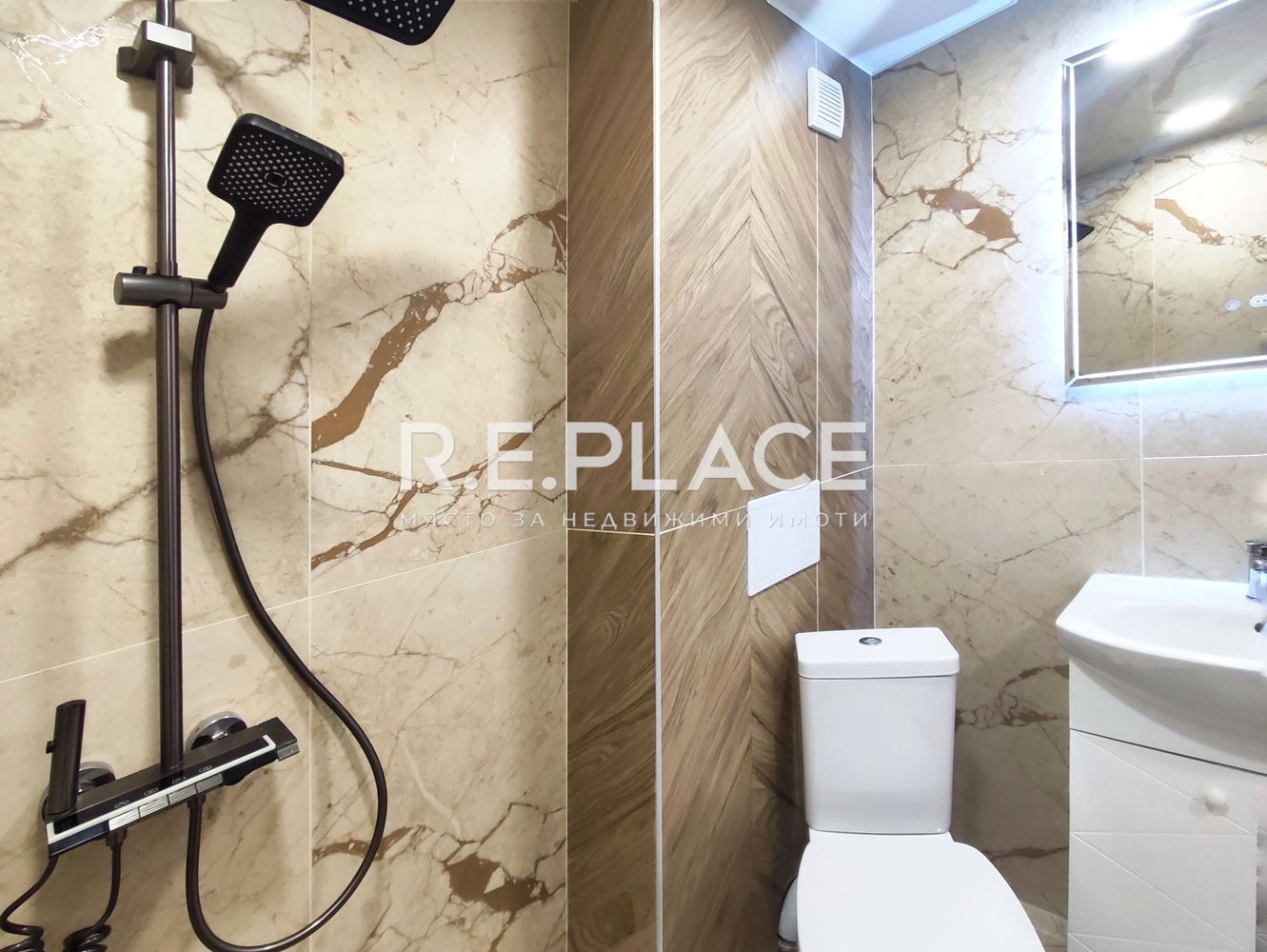 Продава апартамент с три стаи ж.к. Владиславово, гр. Варна