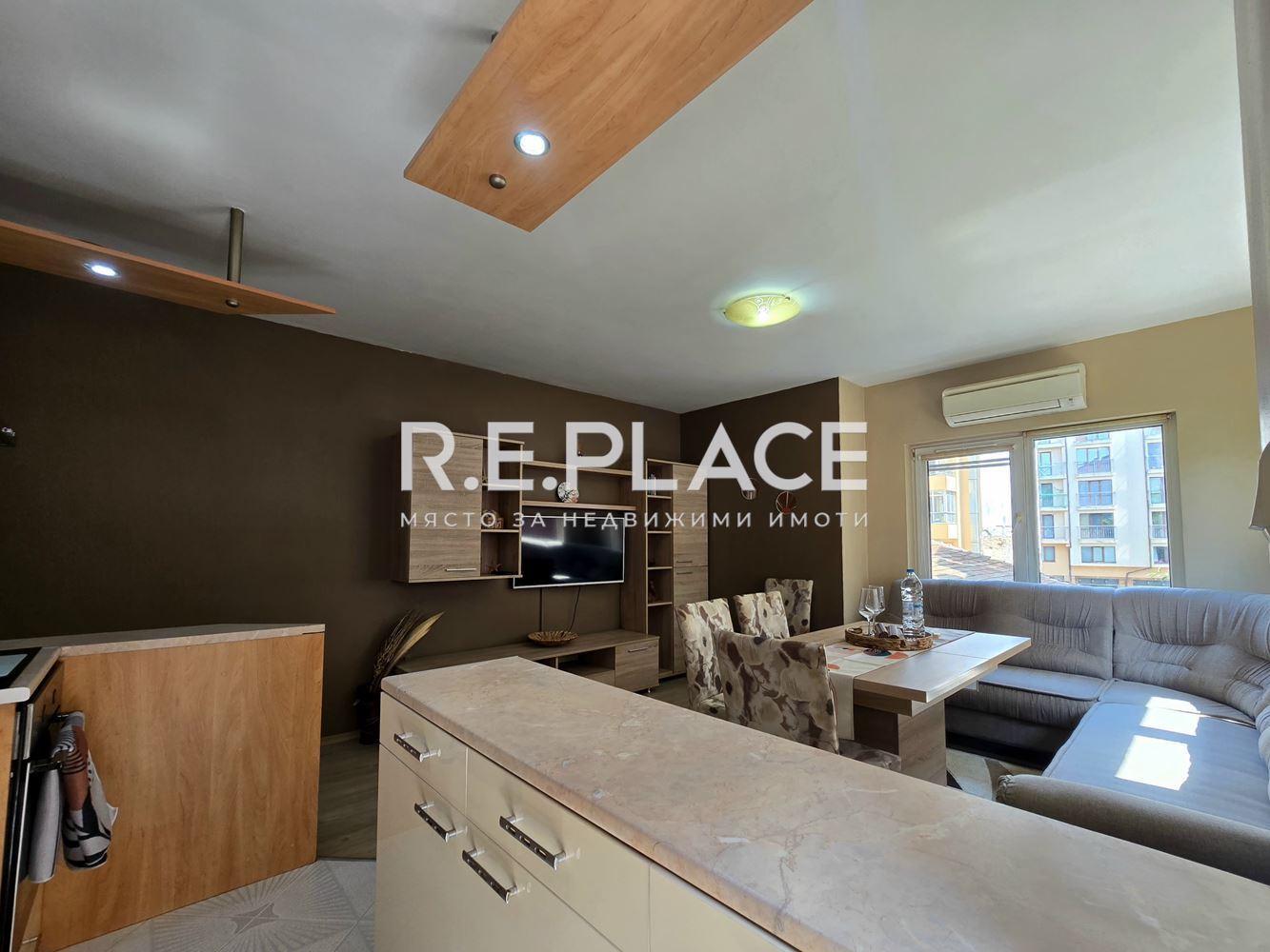 🏢 Двустаен апартамент с паркомясто – център, Варна (под Синият пазар)