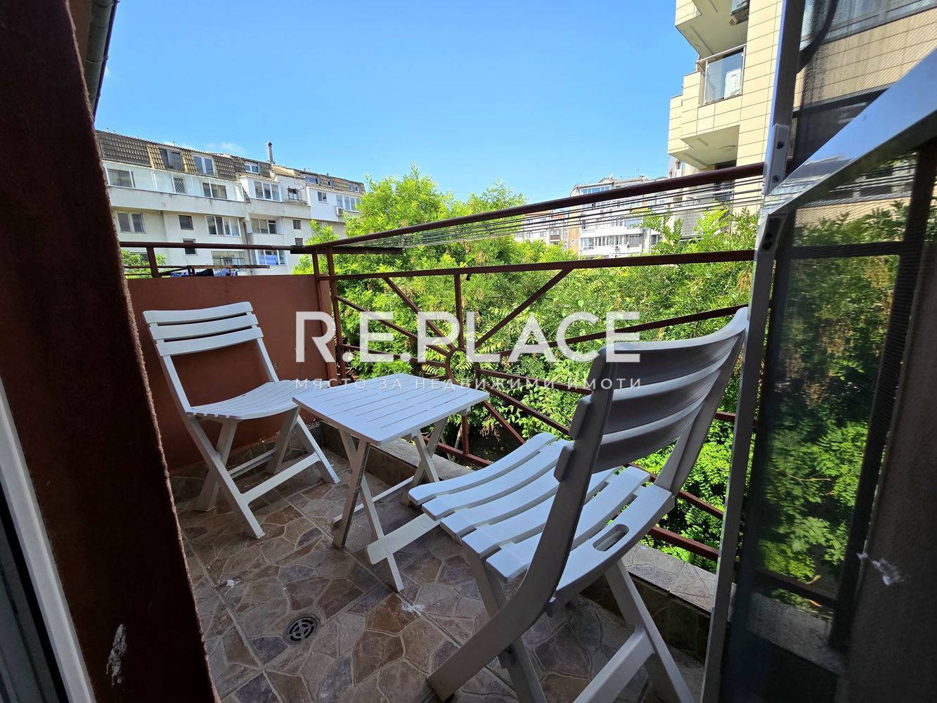 🏢 Двустаен апартамент с паркомясто – център, Варна (под Синият пазар)