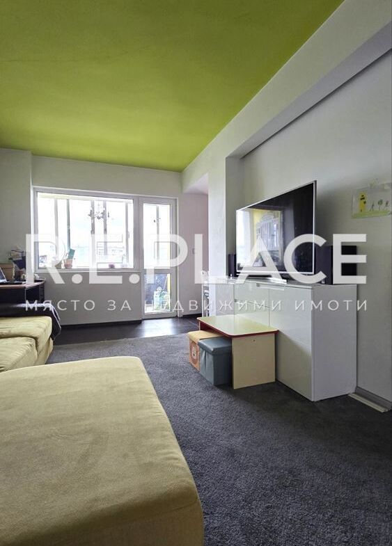 Тристаен апартамент, гр. Варна, кв. Младост 2, до Ледената пързалка