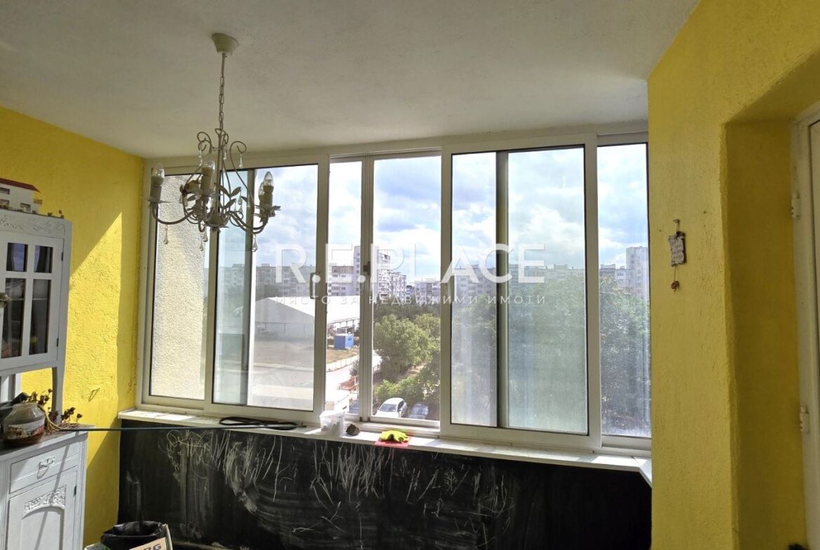 Тристаен апартамент, гр. Варна, кв. Младост 2, до Ледената пързалка