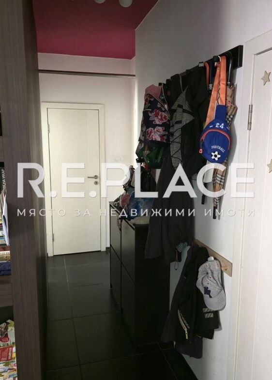 Тристаен апартамент, гр. Варна, кв. Младост 2, до Ледената пързалка