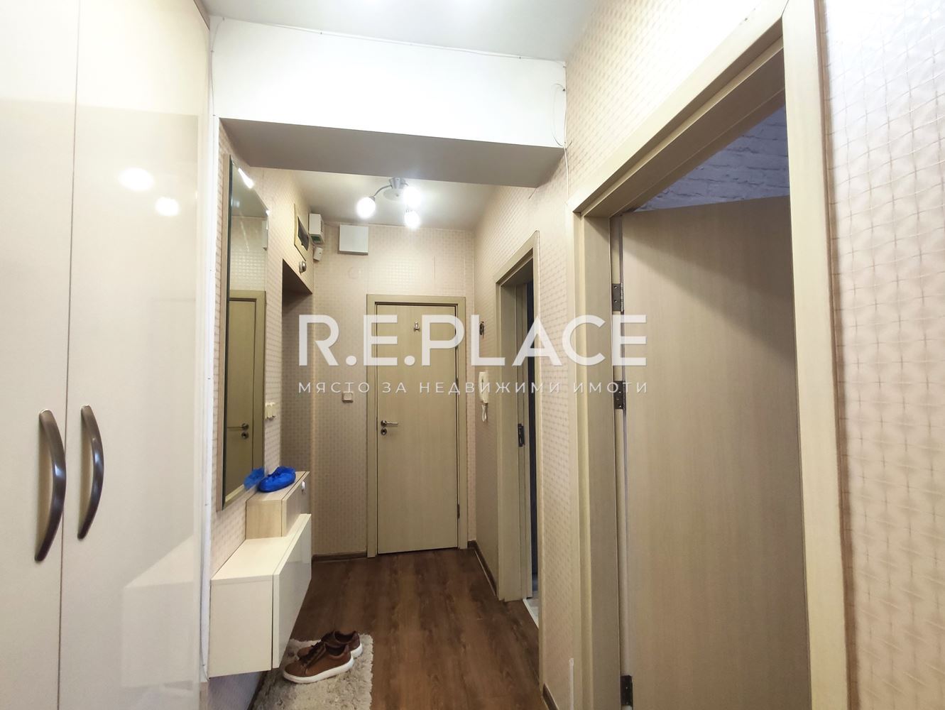 Продава двустаен апартамен кв. Левски, гр. Варна