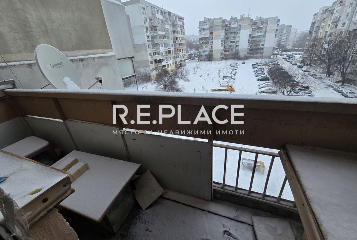 Продава апартамент с три стаи в квартал Възраждане 2, гр. Варна