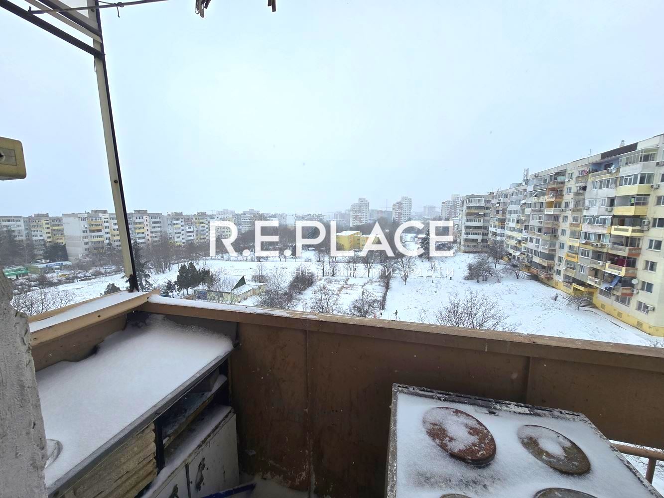 Продава апартамент с три стаи в квартал Възраждане 2, гр. Варна