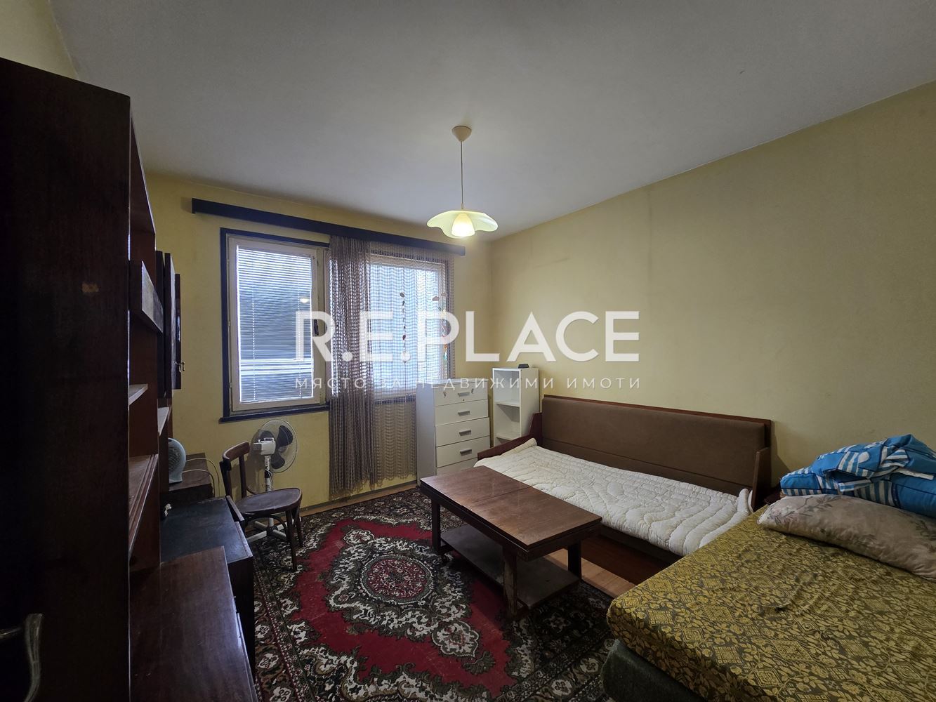 Продава апартамент с три стаи в квартал Възраждане 2, гр. Варна