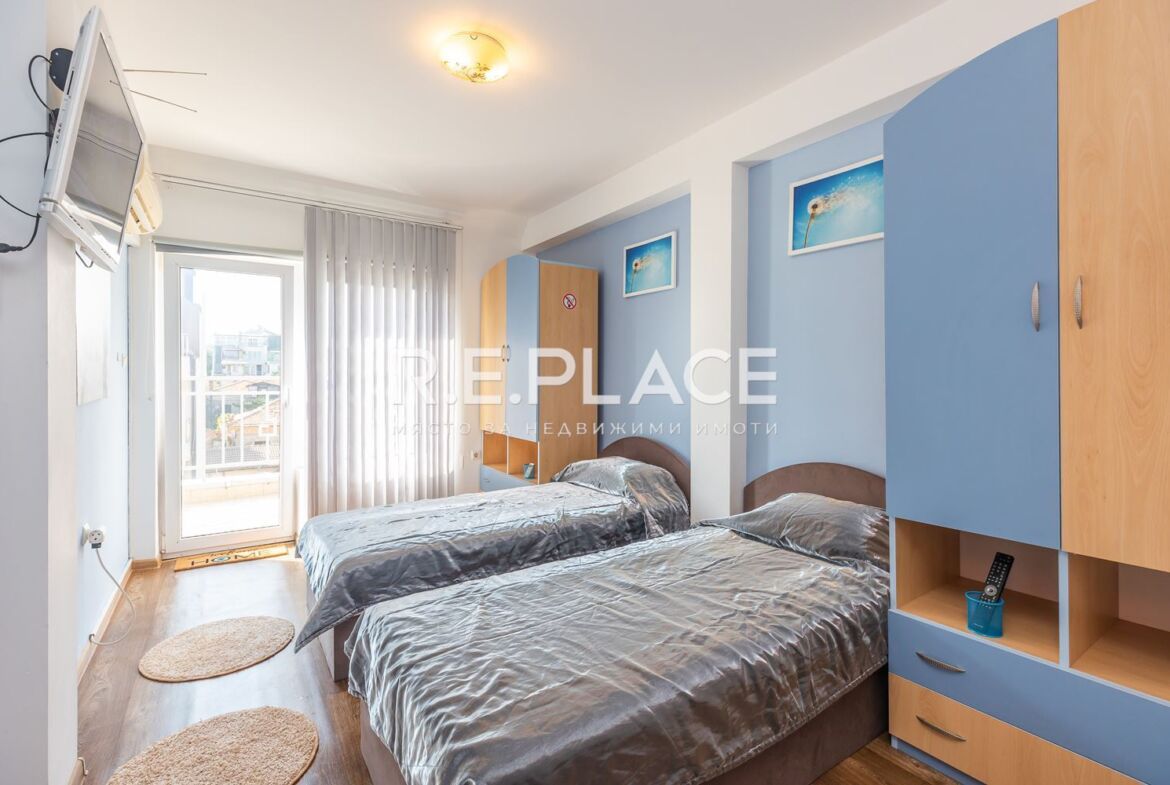 Продава четиристаен апартамент, гр.Варна, Общината!