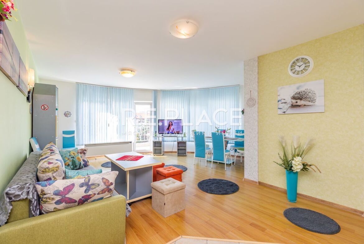 Продава четиристаен апартамент, гр.Варна, Общината!